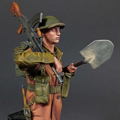 Commonwealth Bren Gunner