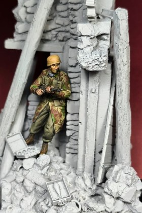 Fallshirmjager with FG42 - 1944