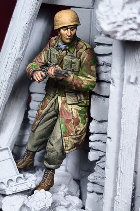 Fallshirmjager with FG42 - 1944